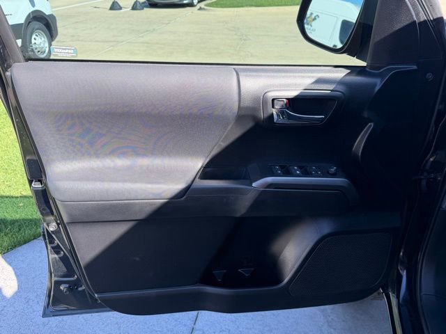 Used 2022 Toyota Tacoma TRD Off-Road w/ Technology Package image 8