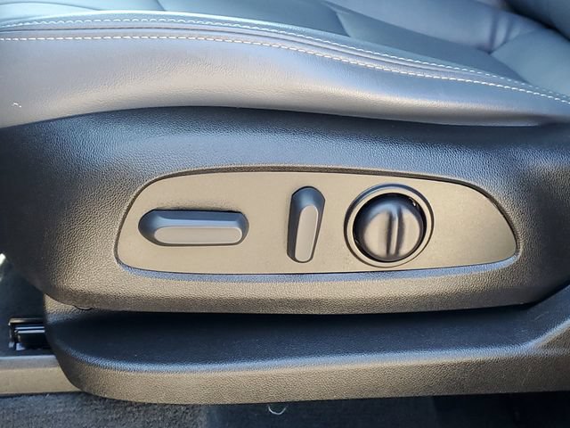 Certified 2023 Buick Enclave Essence w/ Trailering Package, 5000 lbs. AWD/4WD image 6
