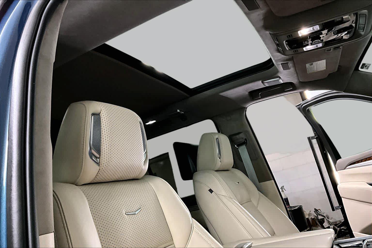 Used 2026 Cadillac Escalade Platinum Sport w/ LPO, ONYX Package AWD/4WD image 14