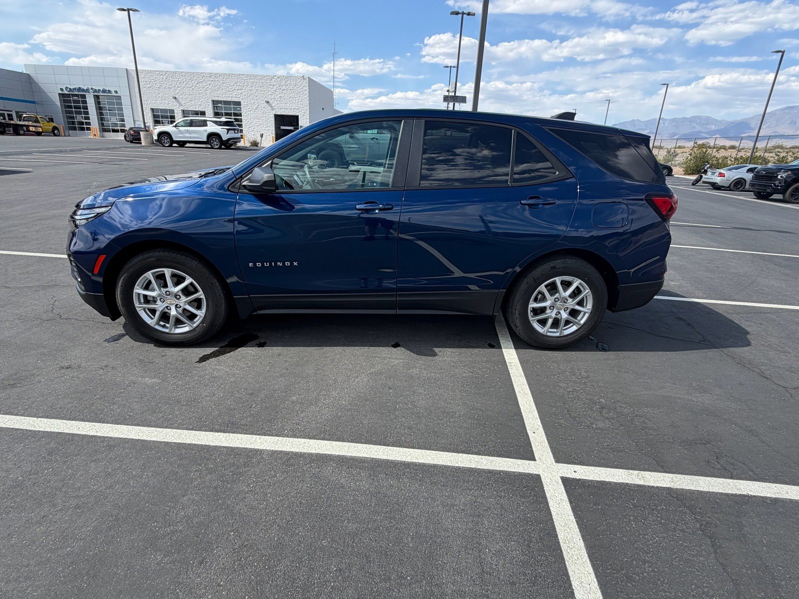 Used 2022 Chevrolet Equinox LS w/ LS Convenience Package FWD image 6