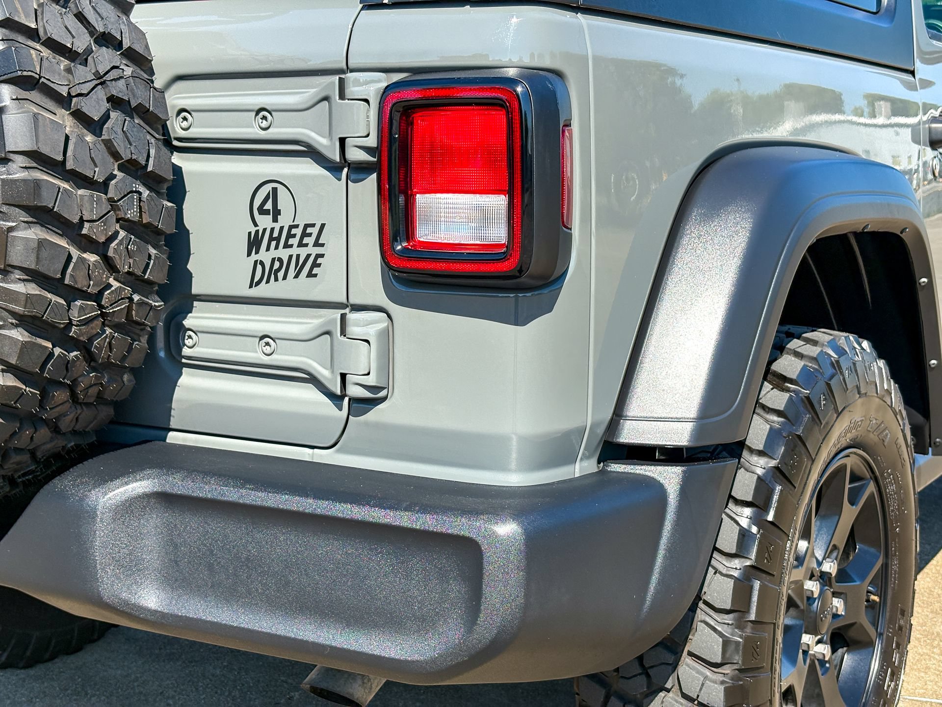 Used 2022 Jeep Wrangler Sport AWD/4WD image 12