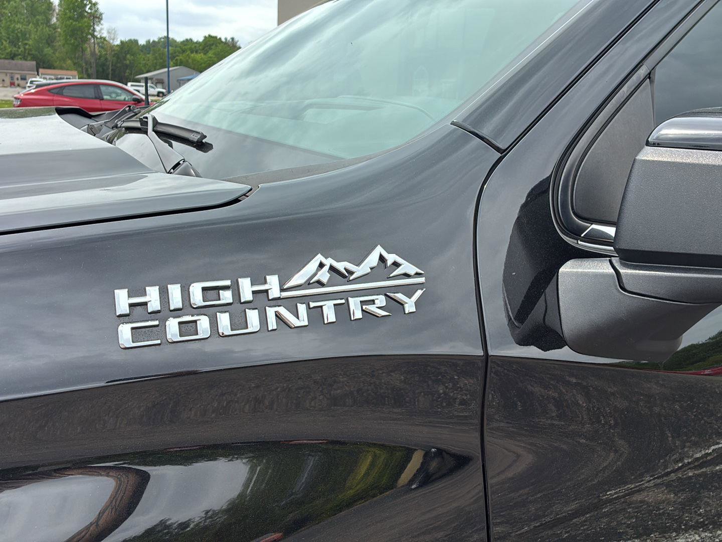 Used 2019 Chevrolet Silverado 1500 High Country w/ Technology Package AWD/4WD image 9