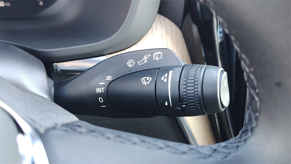 New 2026 Volvo XC60 B5 Plus w/ Climate Package image 17