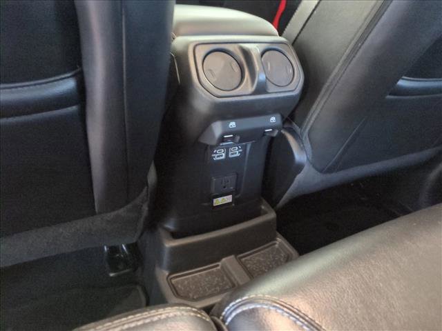 Used 2022 Jeep Wrangler Unlimited Sahara image 16