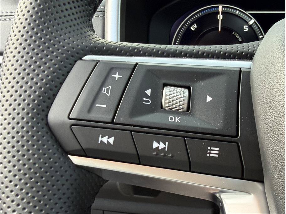 Used 2025 Mitsubishi Outlander 4WD Plug-In Hybrid image 13