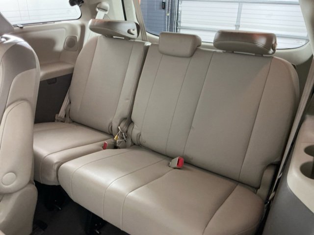 Used 2011 Toyota Sienna Limited image 27