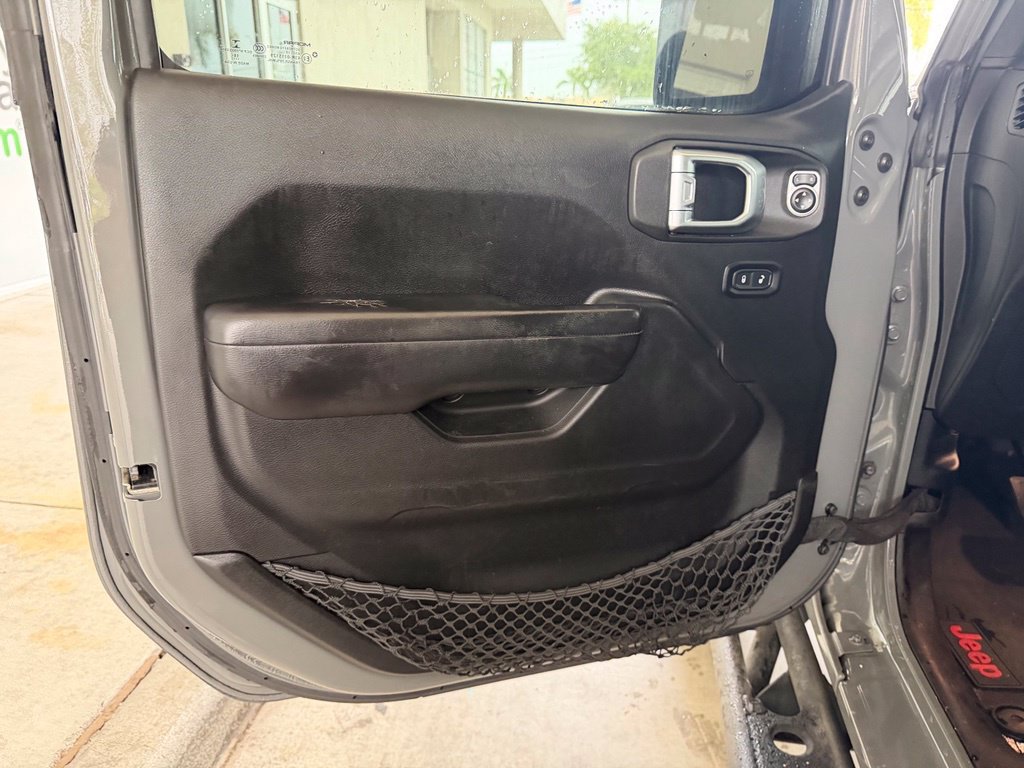Used 2019 Jeep Wrangler Unlimited Sport S AWD/4WD image 36