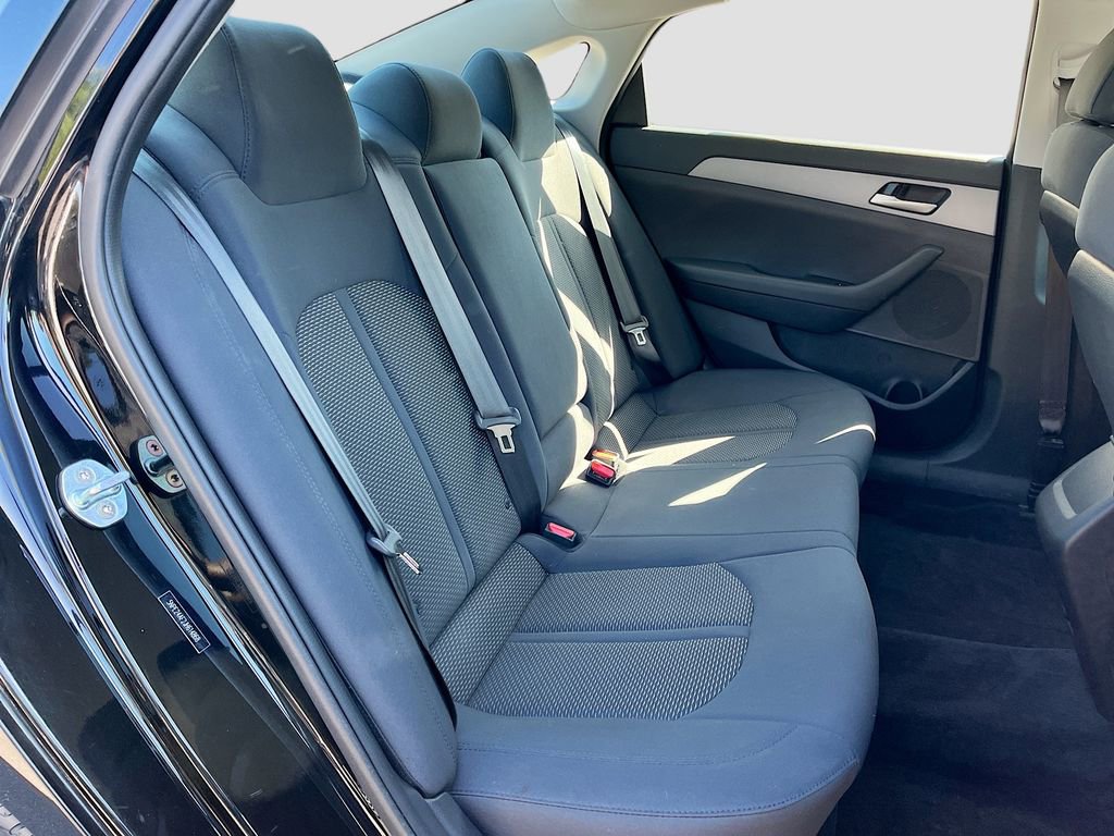 Used 2018 Hyundai Sonata SE w/ Cargo Package image 30