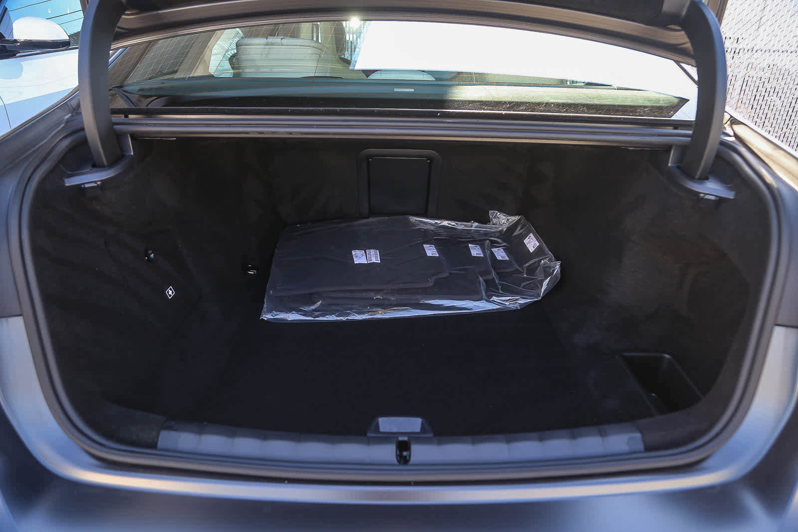 Used 2025 BMW i7 xDrive60 w/ Premium Package image 22