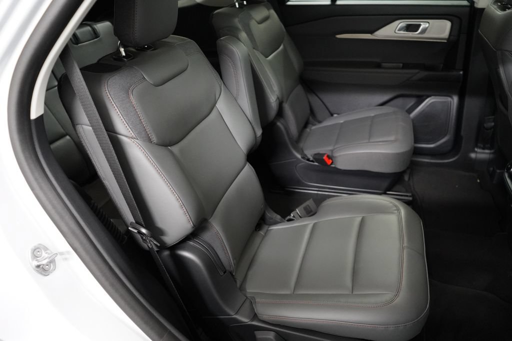 New 2026 Ford Explorer Active w/ Active Comfort Package AWD/4WD image 21