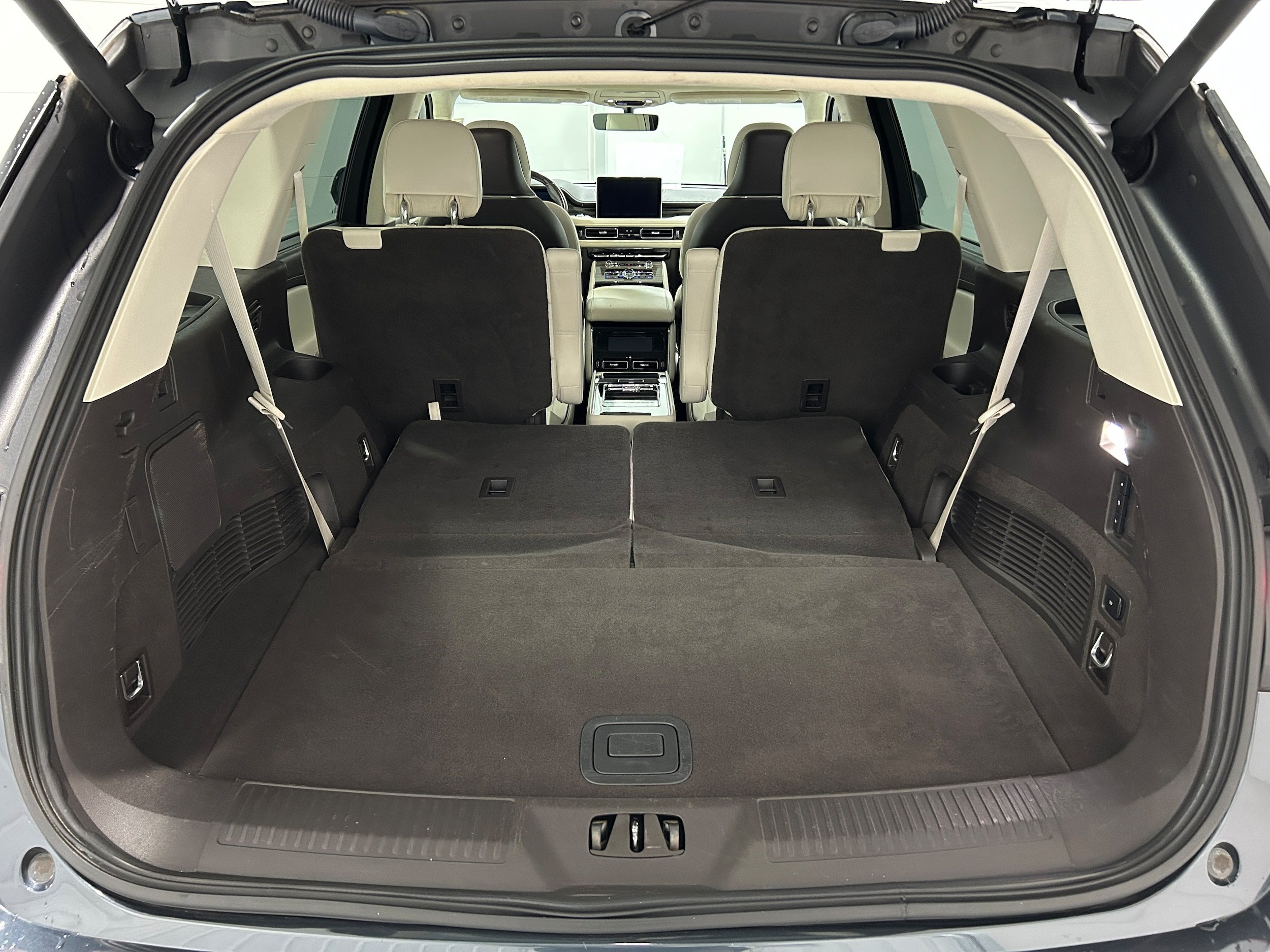 Used 2021 Lincoln Aviator Black Label AWD/4WD image 37