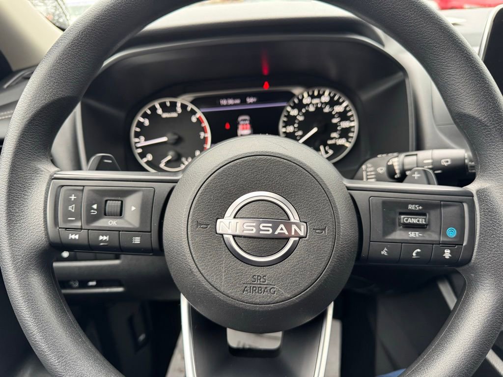 Used 2024 Nissan Rogue SV image 14