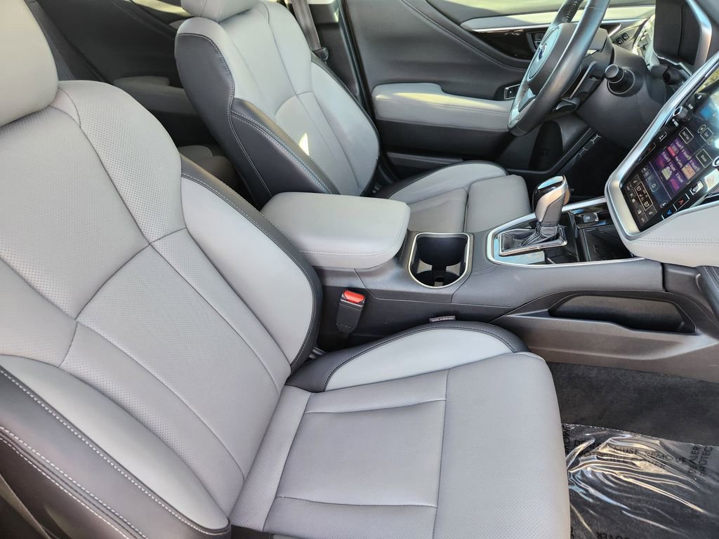 Used 2022 Subaru Outback Limited image 4