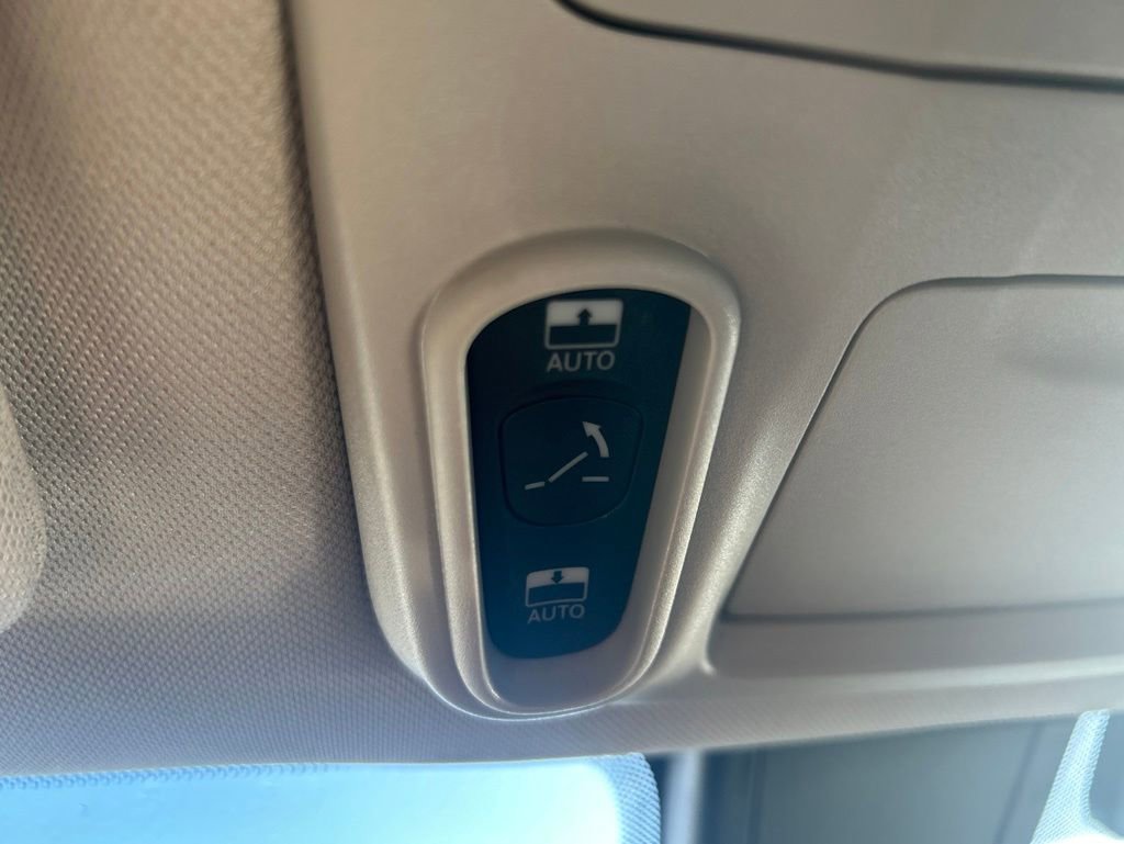 Used 2019 Chrysler Pacifica Limited FWD image 33