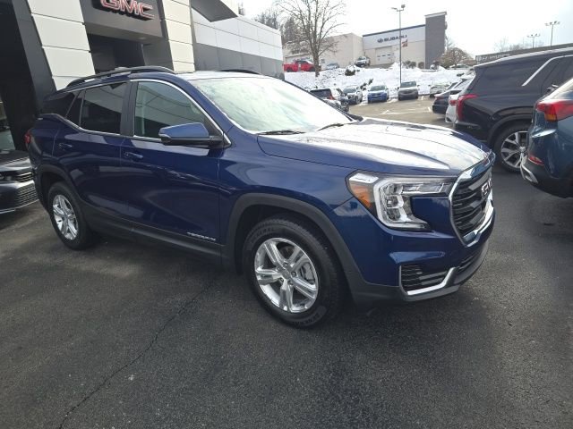 Certified 2022 GMC Terrain SLE w/ Driver Convenience Package image 7