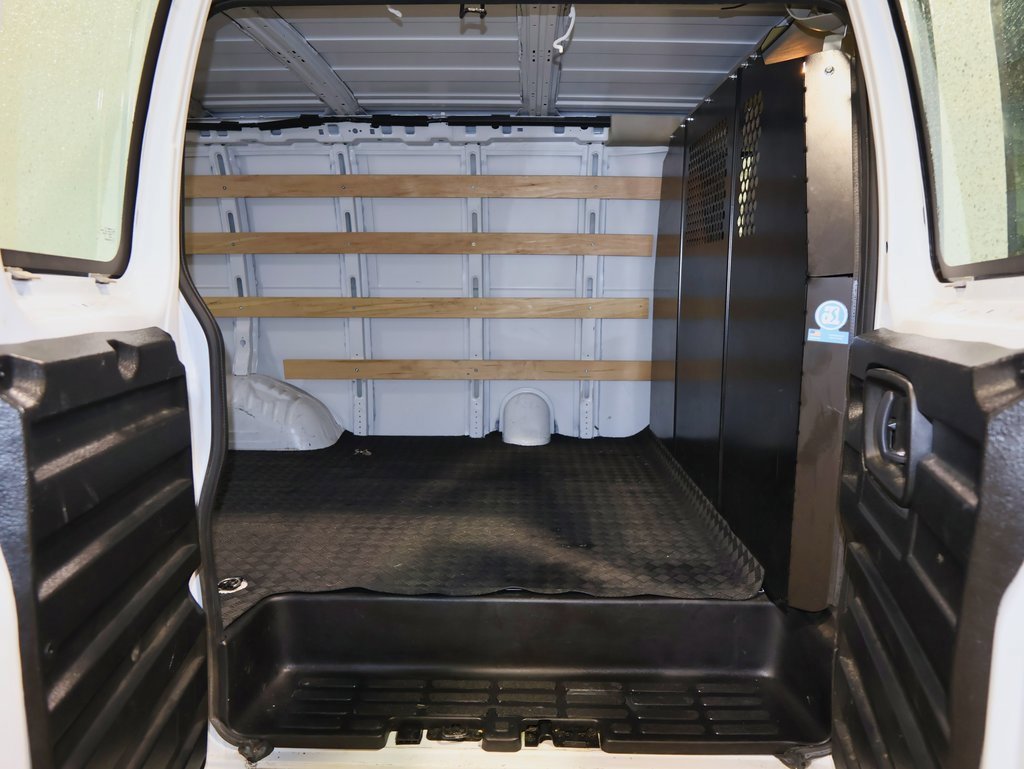 Certified 2024 Chevrolet Express 2500 Work Van w/ Driver Convenience Package image 18