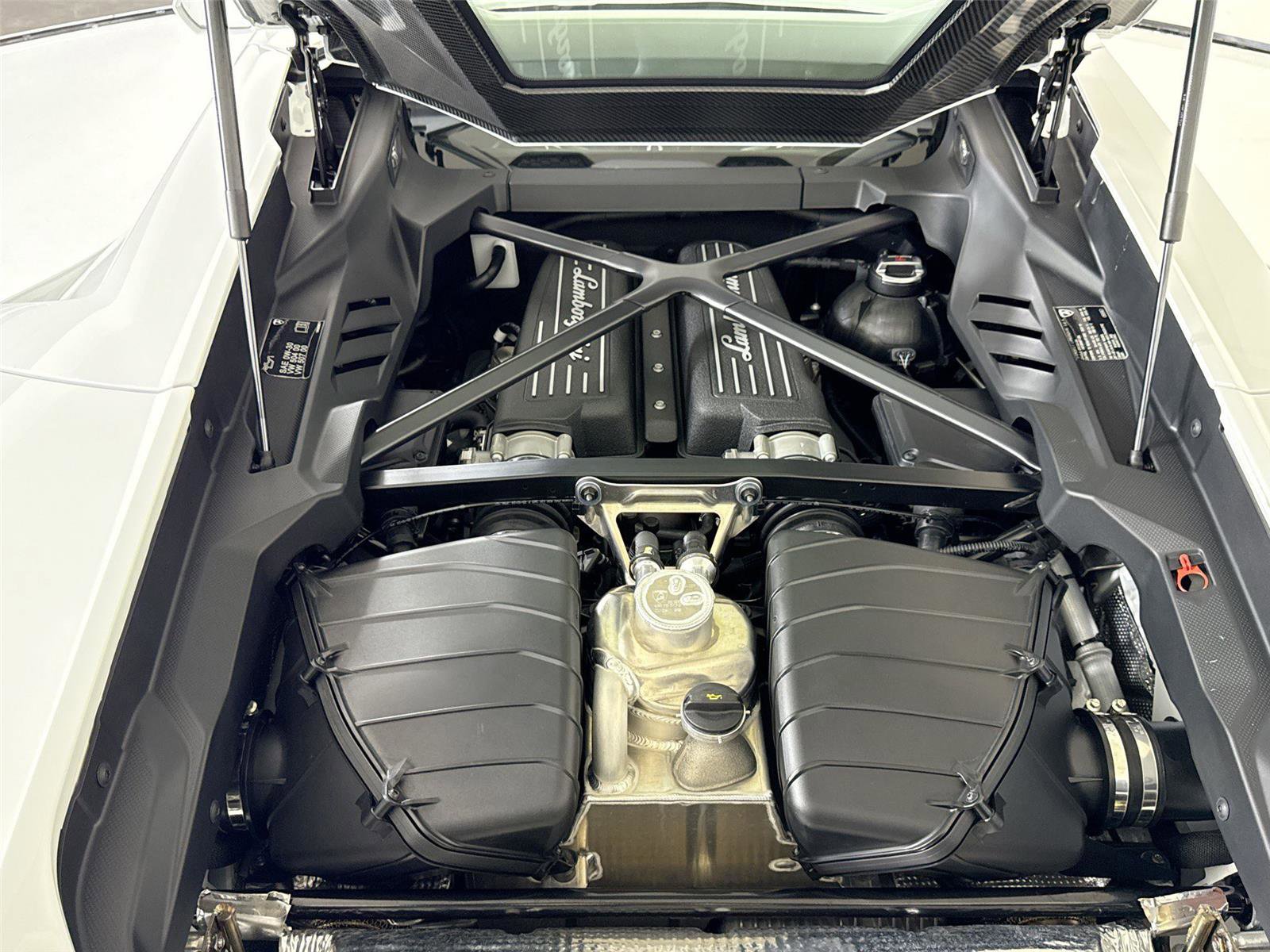 Used 2024 Lamborghini Huracan Tecnica RWD image 27