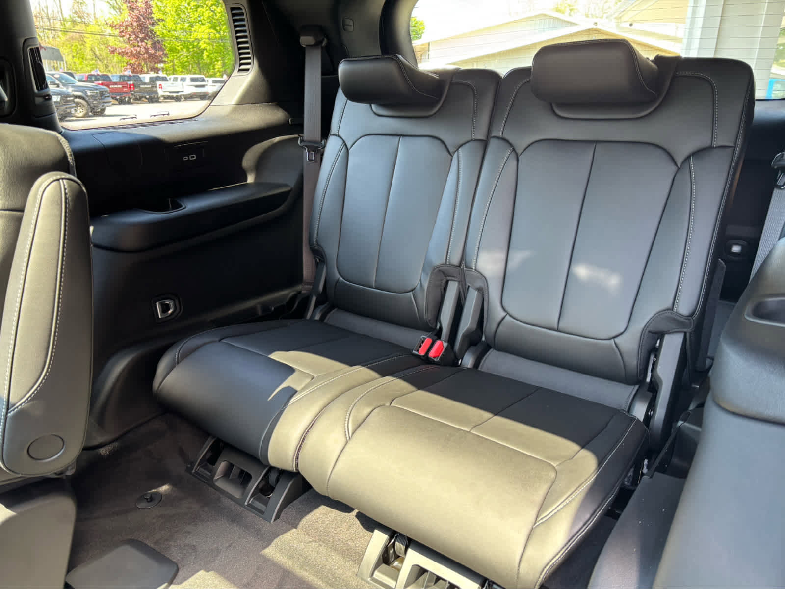 New 2026 Jeep Grand Cherokee L Limited w/ Limited Altitude Package AWD/4WD image 9