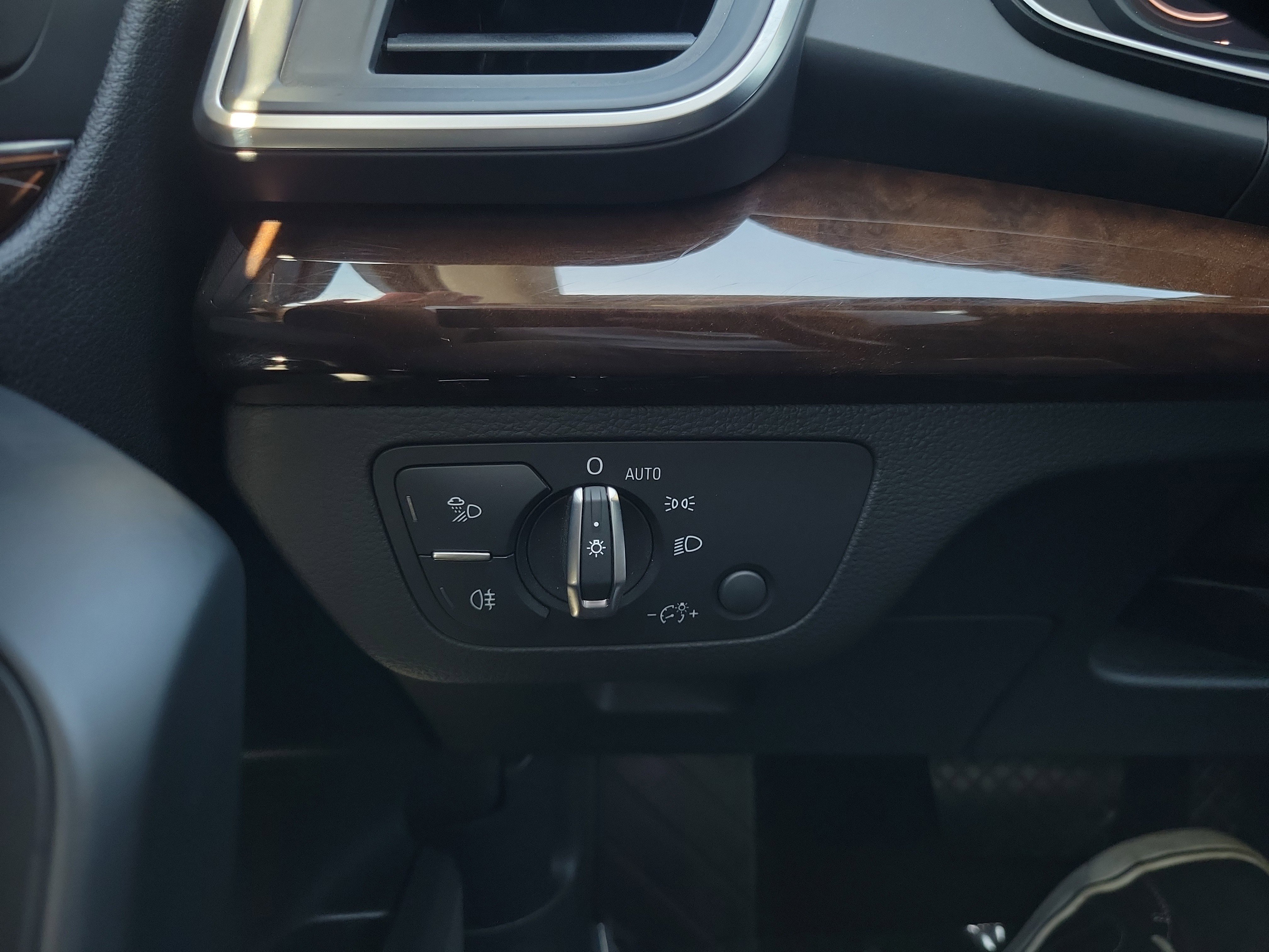 Used 2018 Audi Q5 2.0T Premium Plus w/ Premium Plus Package AWD/4WD image 29