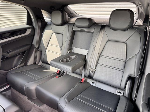 New 2026 Porsche Cayenne Coupe image 25
