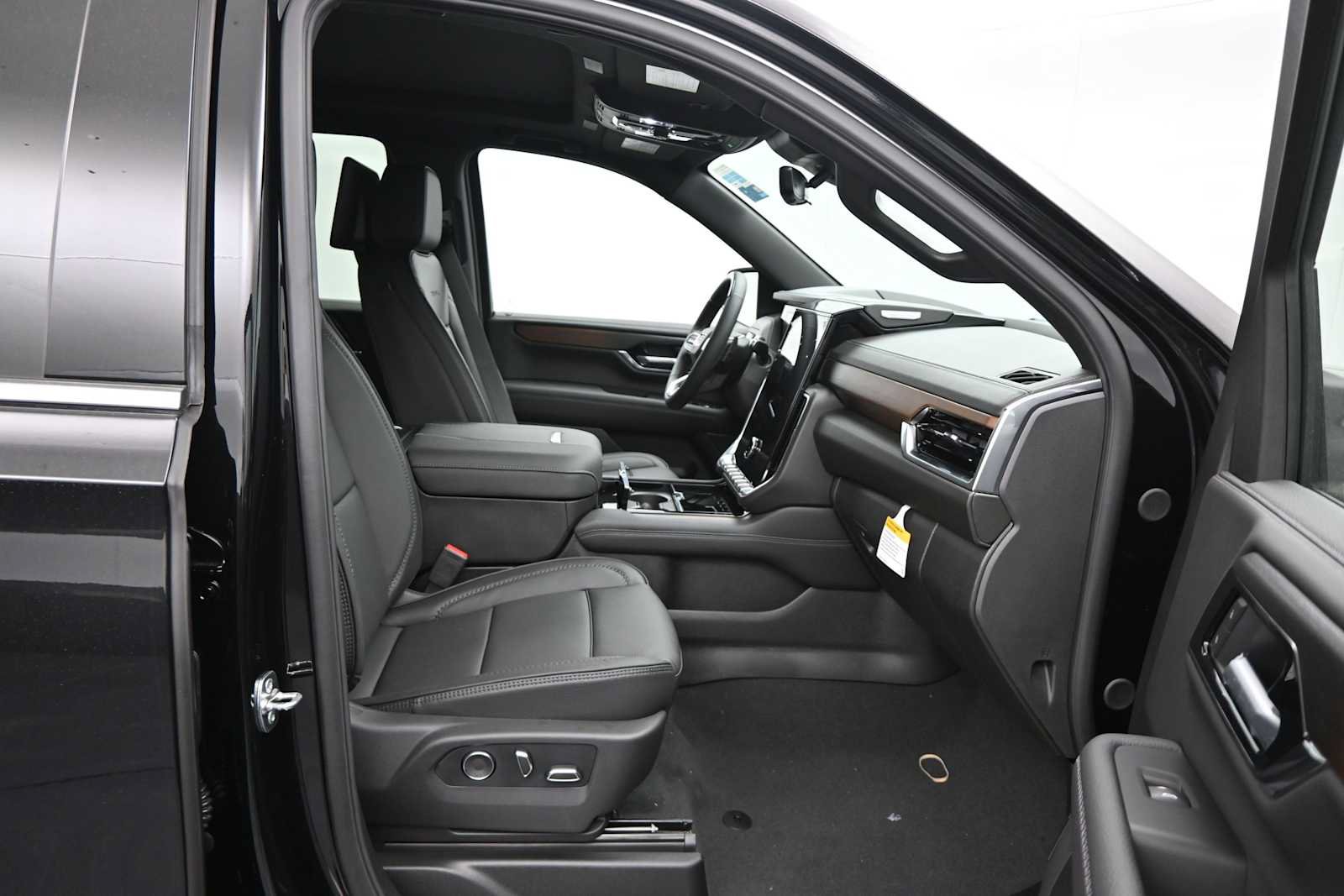 New 2027 GMC Yukon Denali w/ Denali Reserve Package AWD/4WD image 11