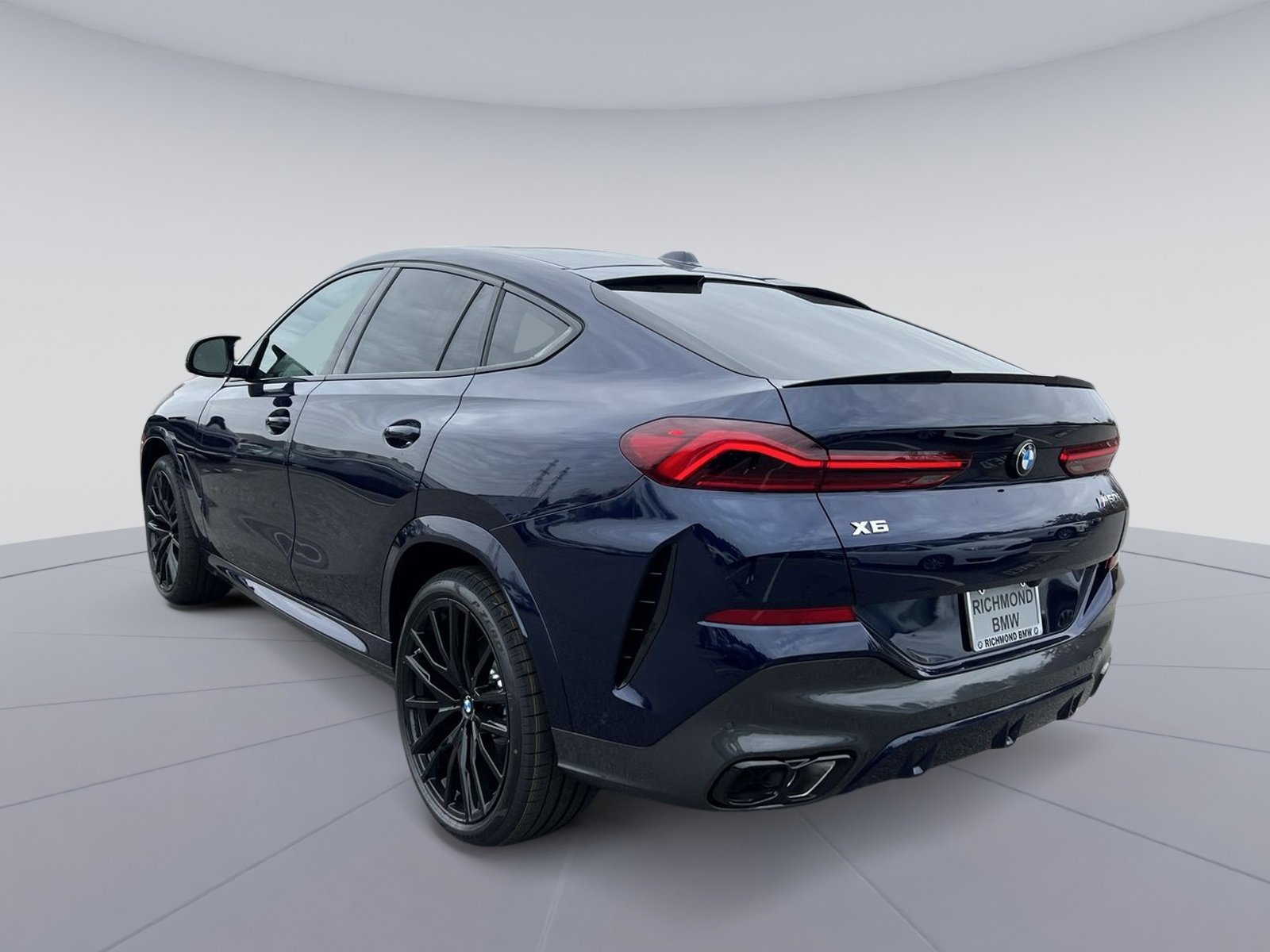 New 2026 BMW X6 M60i image 3