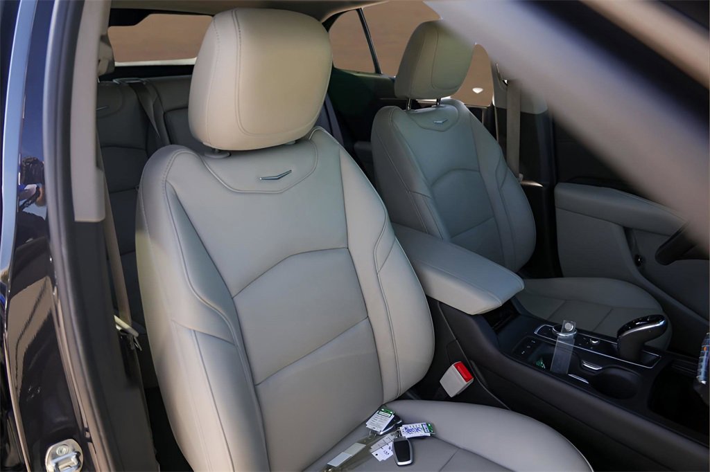 Certified 2022 Cadillac XT4 Premium Luxury w/ Technology Package image 30