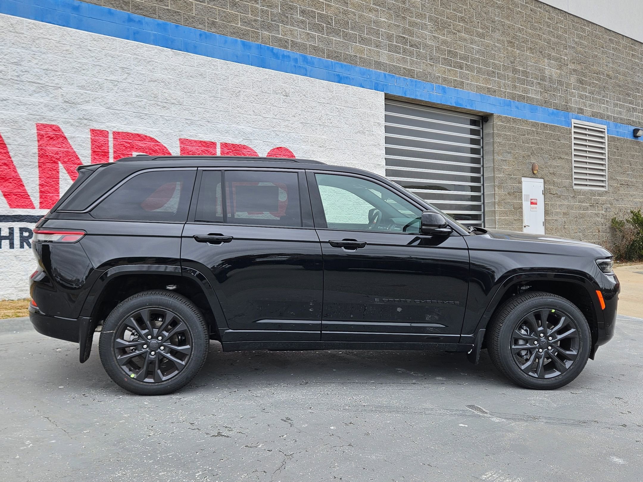 New 2026 Jeep Grand Cherokee Limited Reserve image 8