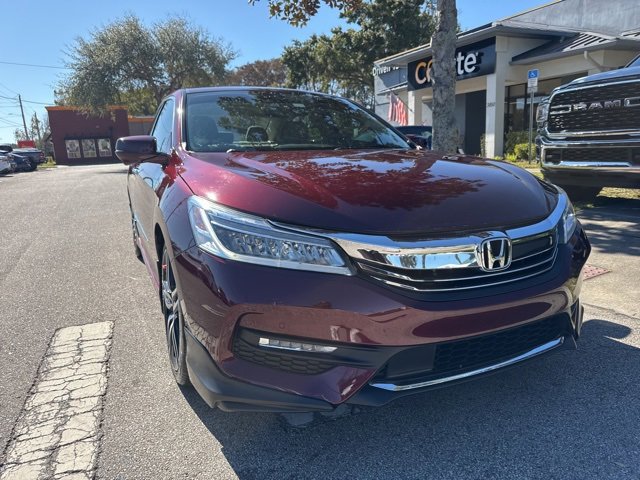 Used 2017 Honda Accord Touring image 2