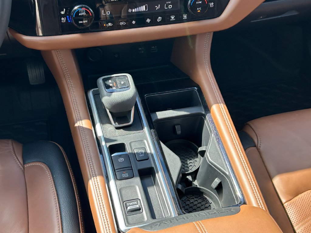 Used 2022 Nissan Pathfinder Platinum w/ Cargo Package FWD image 21