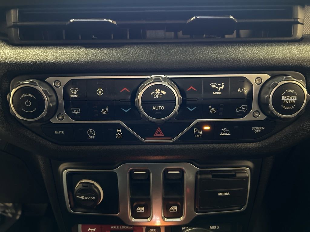 Used 2024 Jeep Wrangler Willys image 23