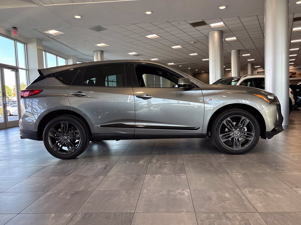 Used 2023 Acura RDX w/ Advance Package FWD image 3