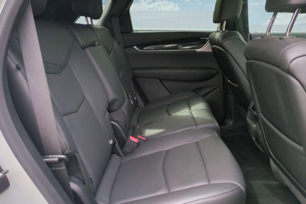 Used 2020 Cadillac XT5 Premium Luxury image 16