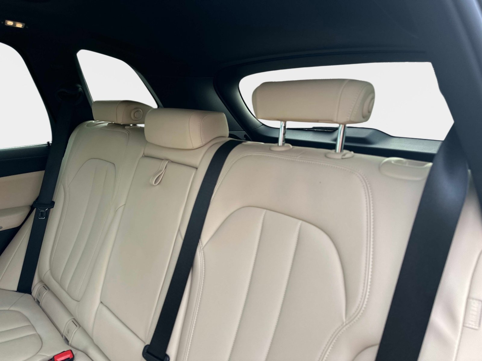 Used 2022 BMW X5 sDrive40i w/ Premium Package image 14
