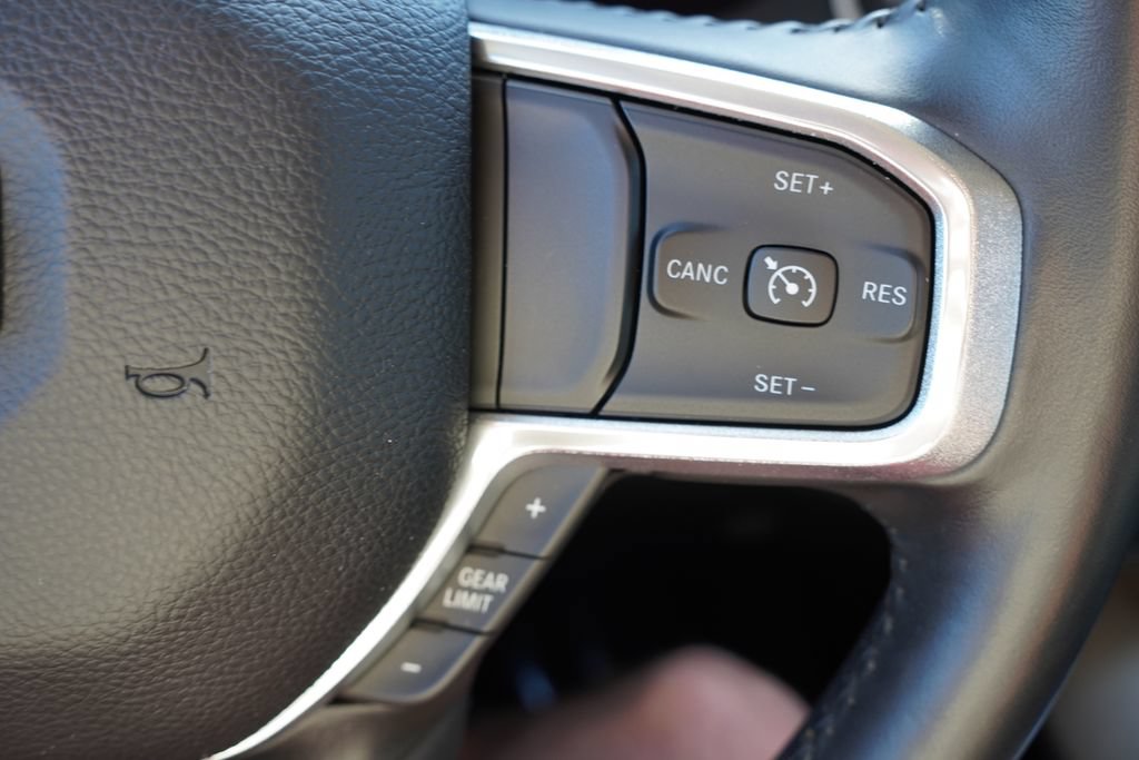 Used 2022 RAM 1500 Laramie AWD/4WD image 34