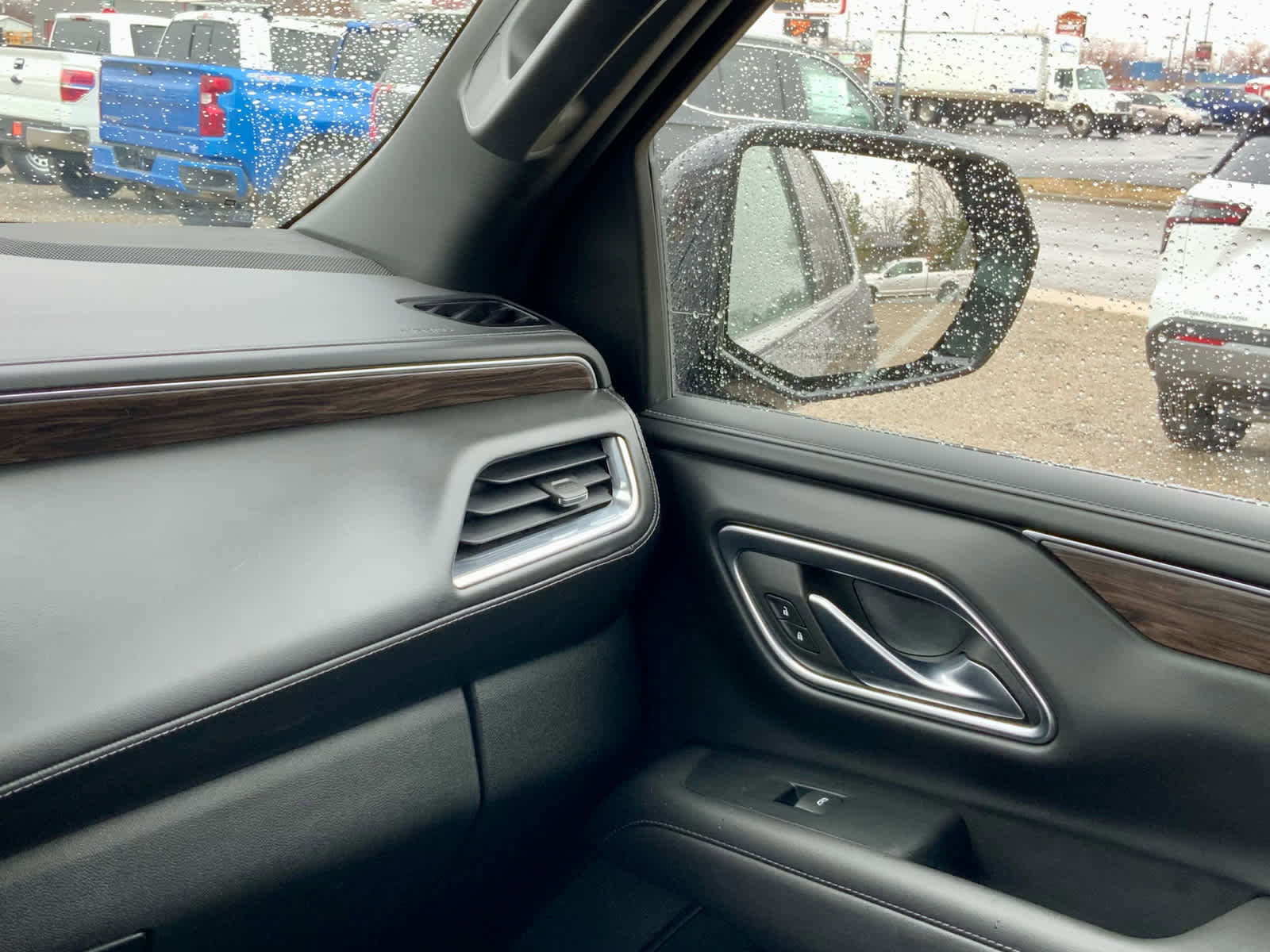 Used 2022 Chevrolet Tahoe LT w/ Luxury Package image 36