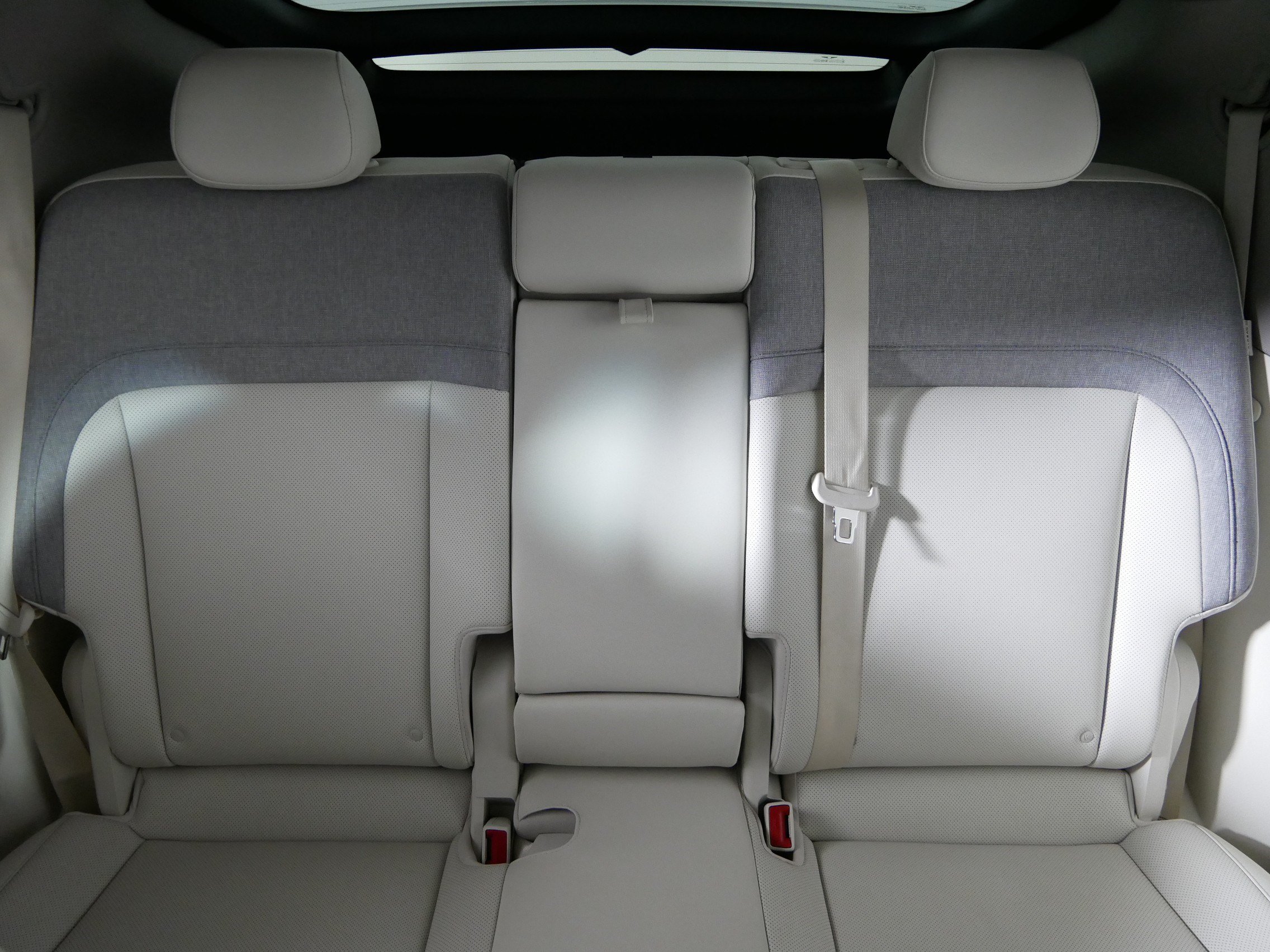 Certified 2025 Genesis GV60 Advanced AWD/4WD image 13