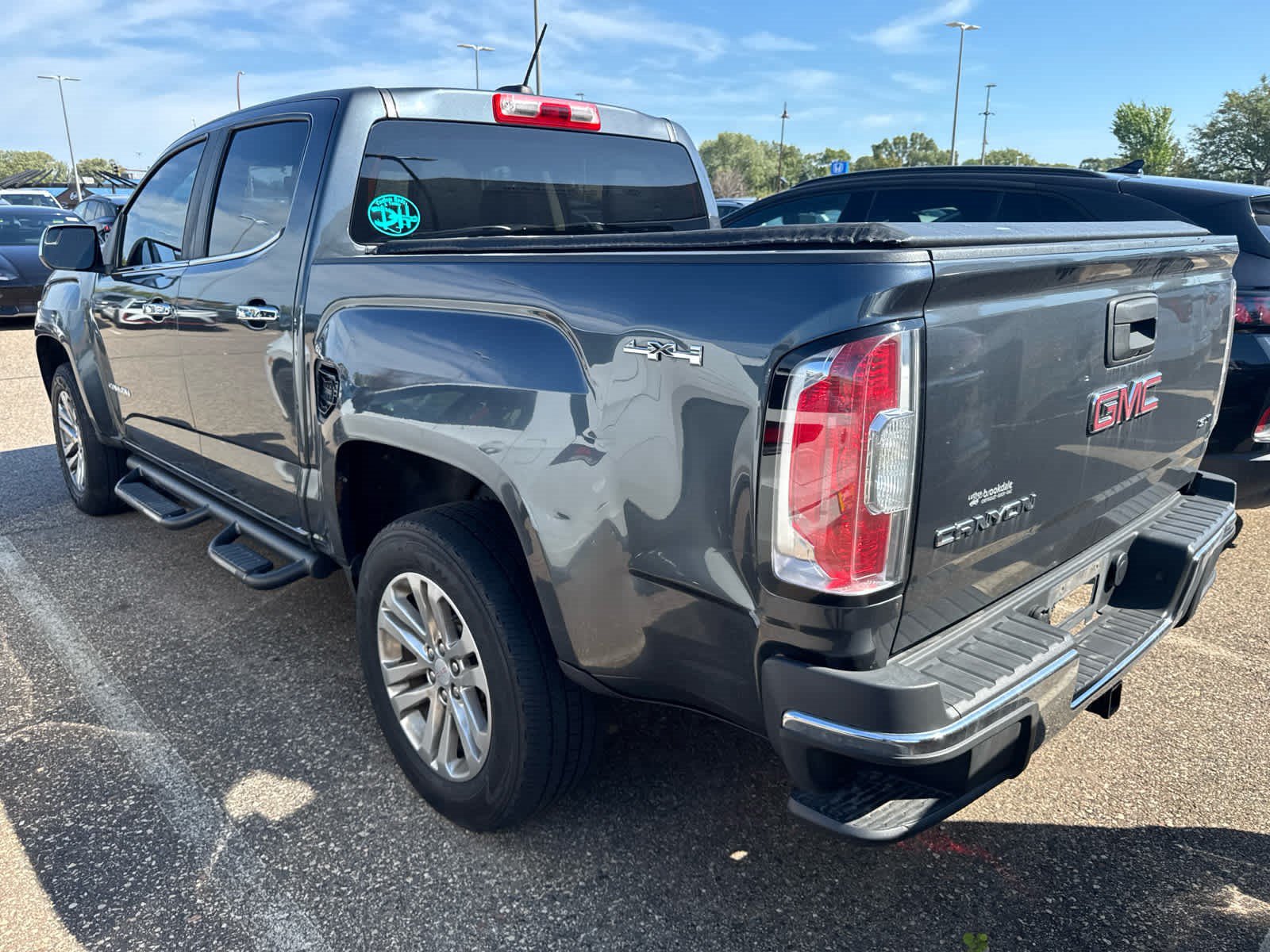 Used 2015 GMC Canyon SLT AWD/4WD image 4