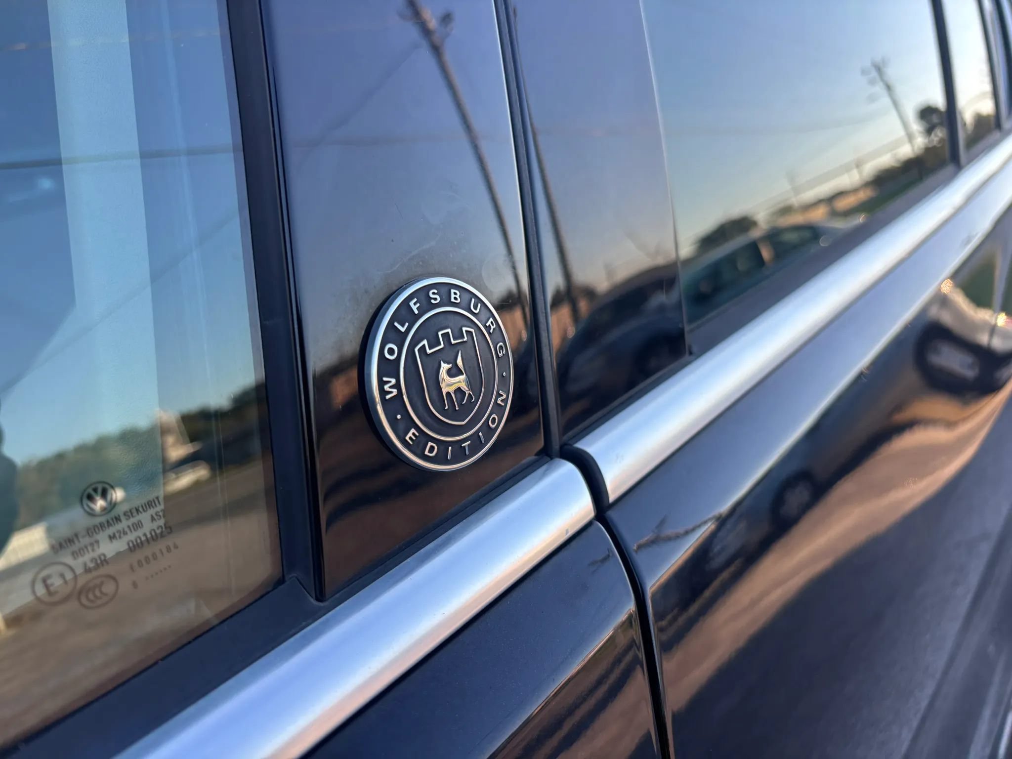 Used 2017 Volkswagen Tiguan Wolfsburg Edition AWD/4WD image 19