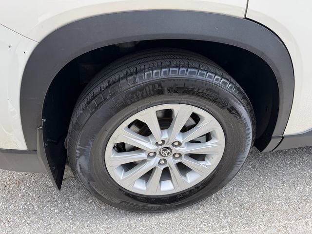 Used 2024 Toyota Grand Highlander XLE FWD image 9