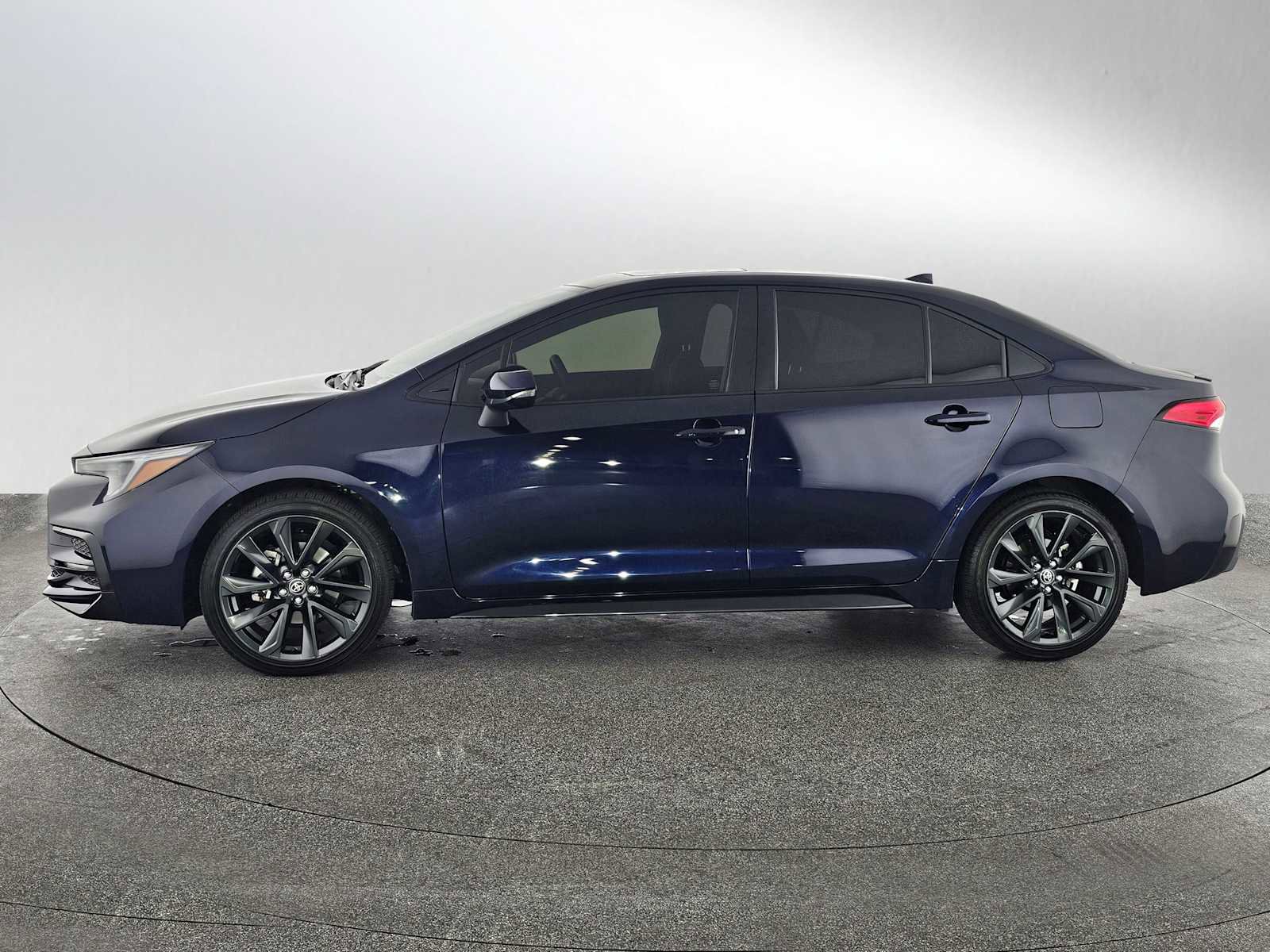 Used 2025 Toyota Corolla SE FWD image 6