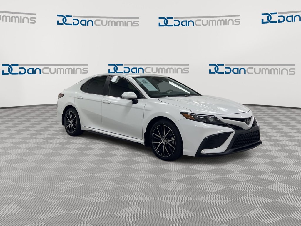 Used 2024 Toyota Camry SE w/ Cold Weather Package AWD/4WD image 2