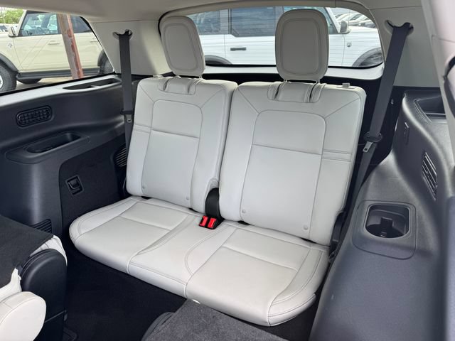 Used 2025 Lincoln Aviator AWD image 18