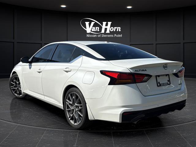 Used 2024 Nissan Altima 2.0 SR image 3