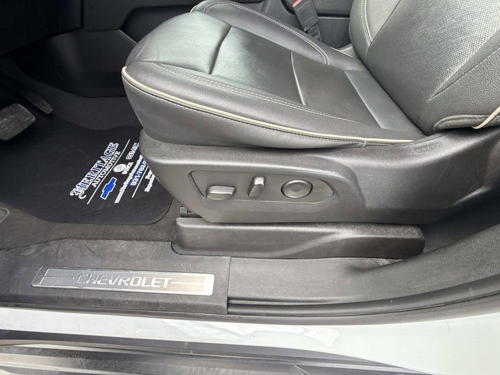 Certified 2023 Chevrolet Suburban Premier image 16