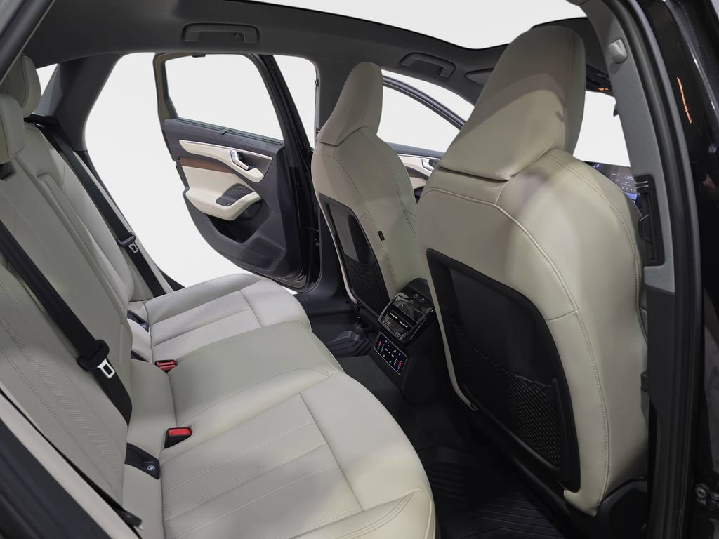 New 2026 Audi A6 Premium Plus AWD/4WD image 11