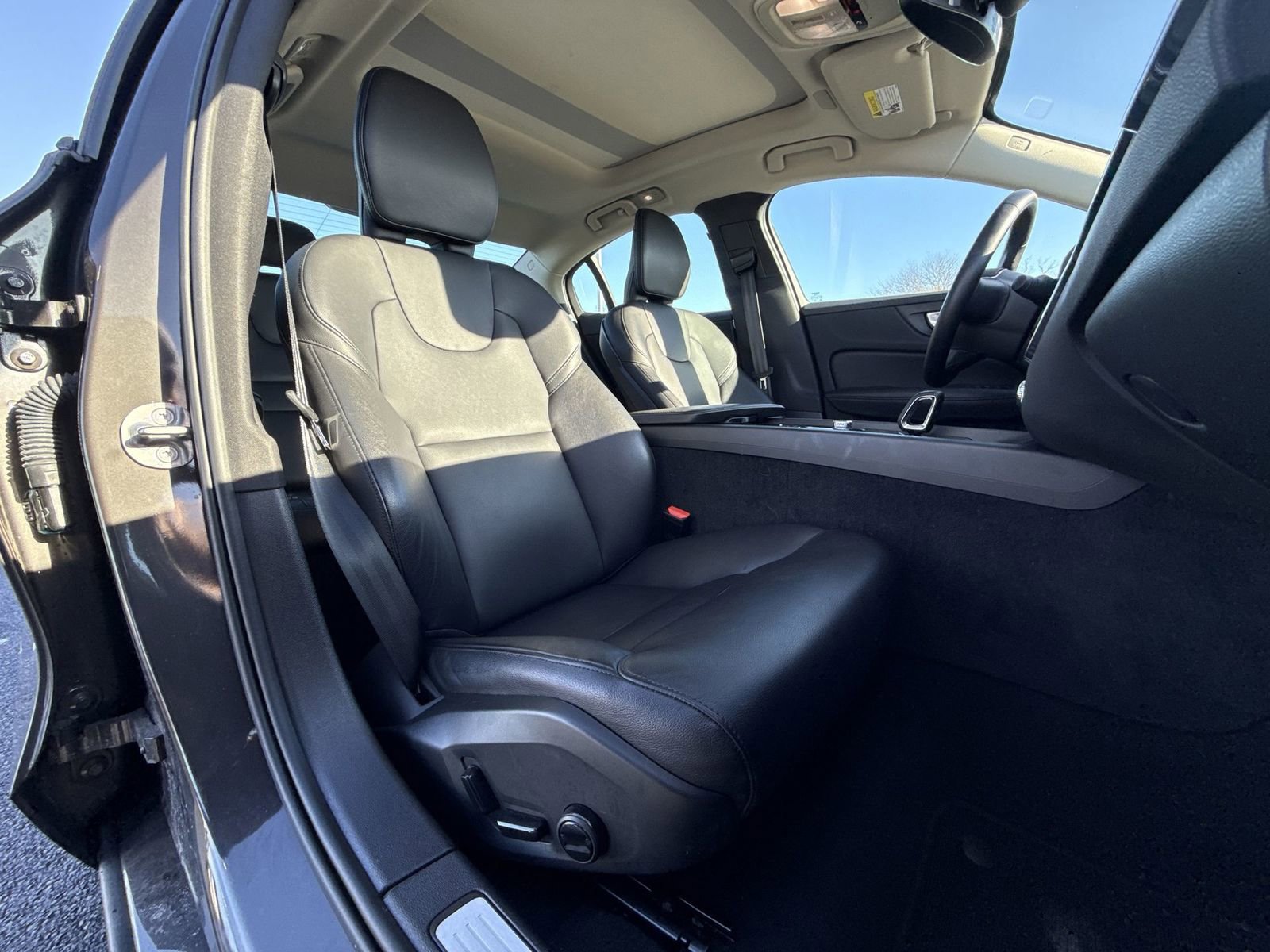 Used 2024 Volvo S60 B5 Core image 26