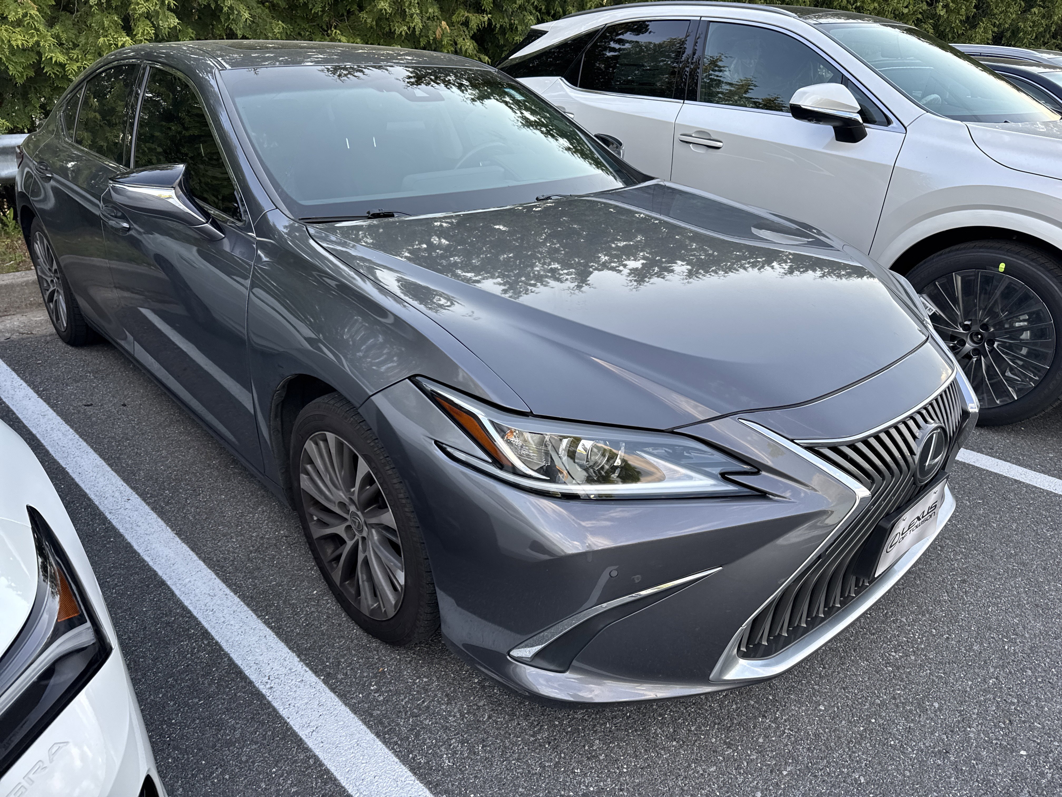 Used 2021 Lexus ES 350 w/ Premium Package FWD image 2