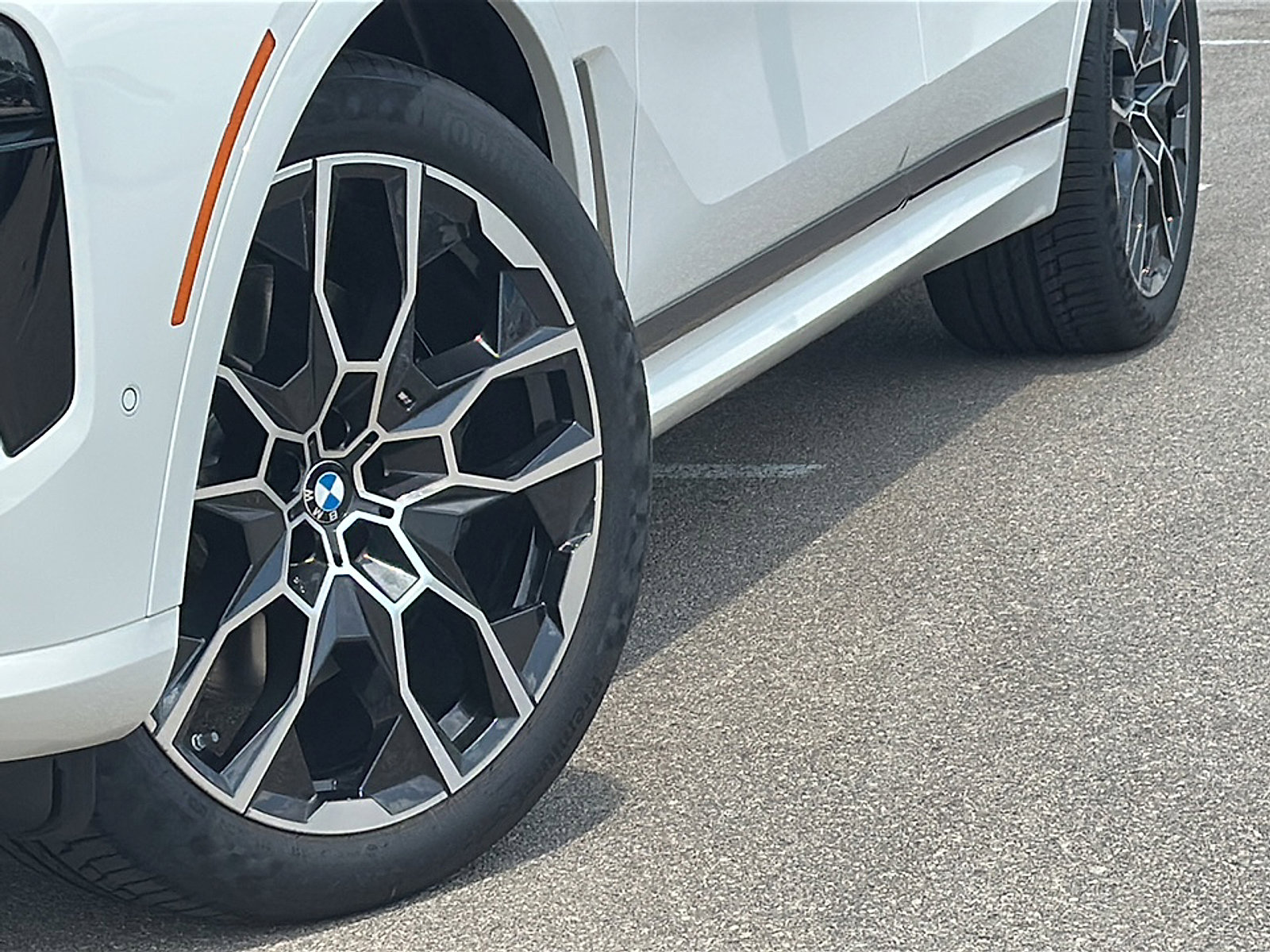 New 2026 BMW X7 xDrive40i image 3