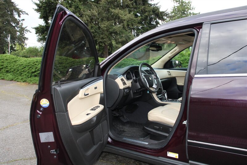 Used 2010 Chevrolet Traverse LTZ AWD/4WD image 5